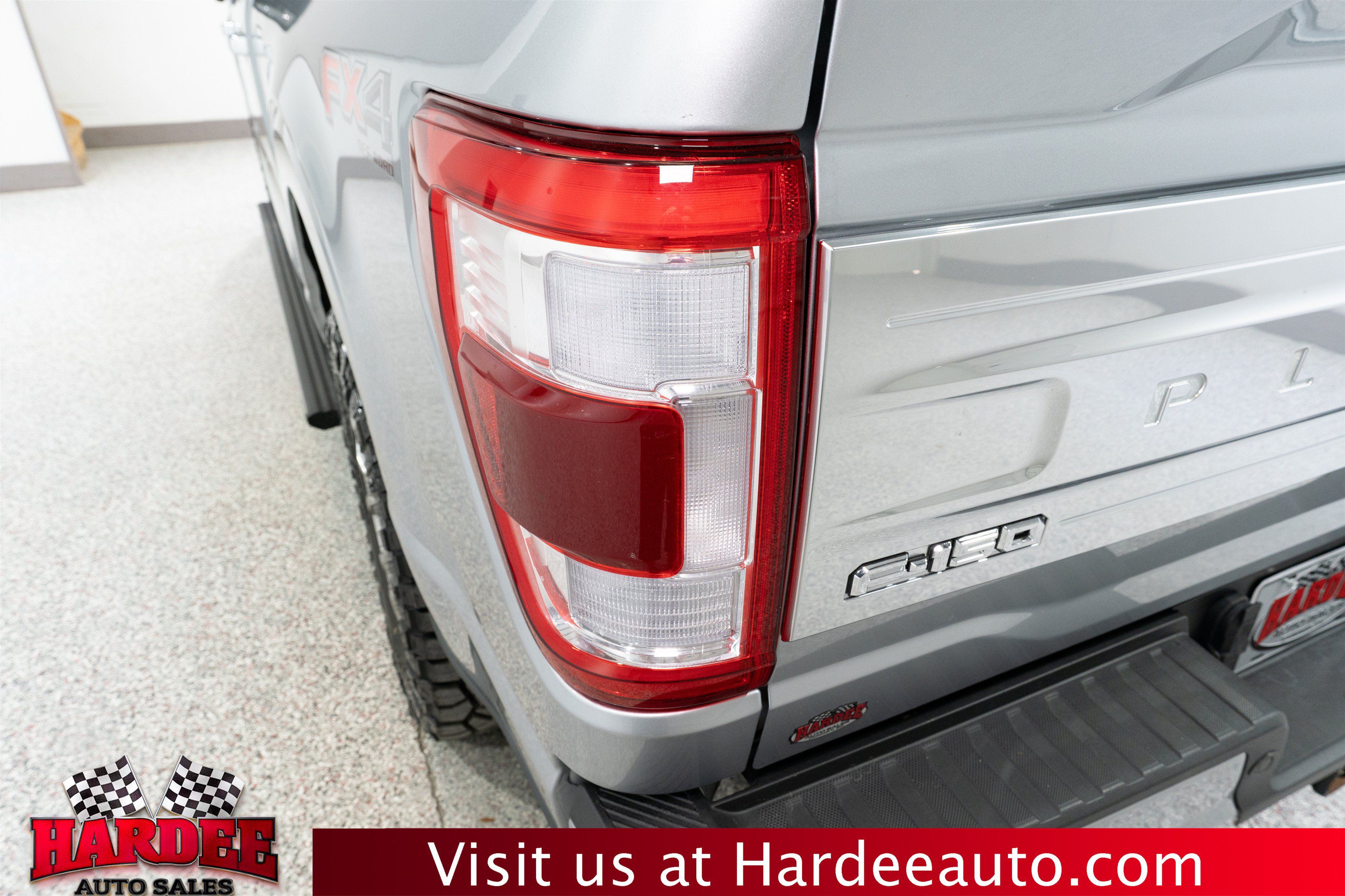 Used 2023 Ford F150 Platinum w/ FX4 Off-Road Package AWD/4WD image 9