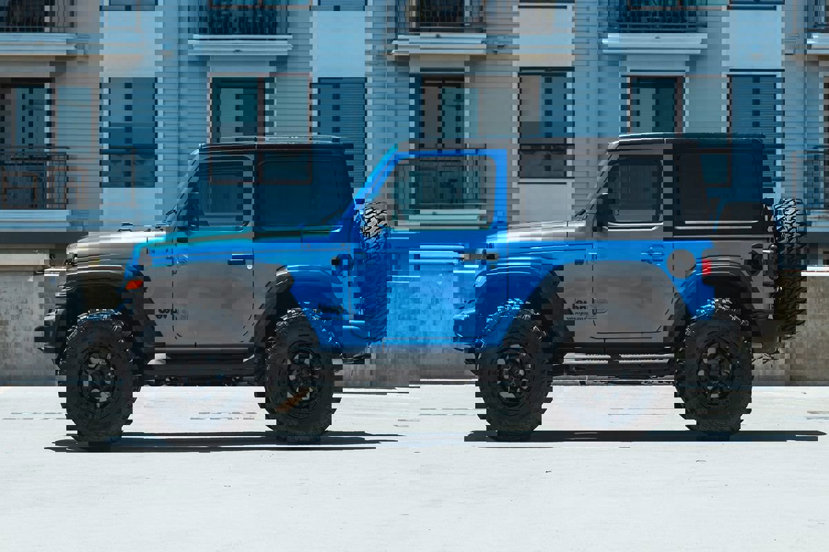 Used 2023 Jeep Wrangler Sport S image 10