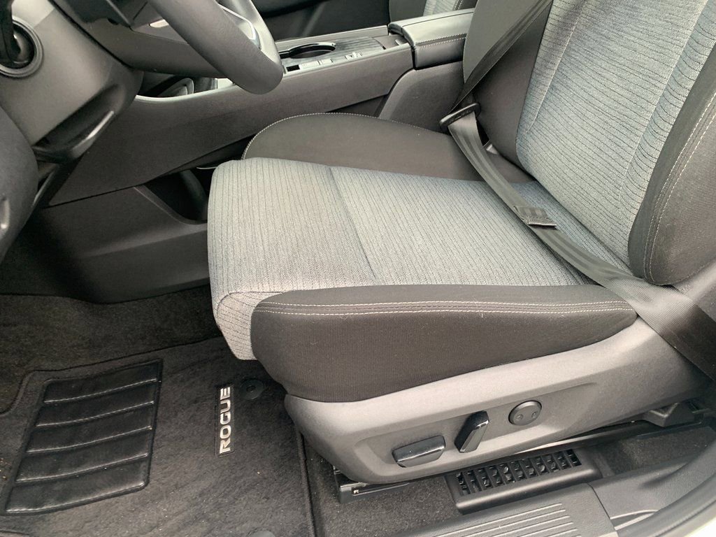 Used 2023 Nissan Rogue SV image 22