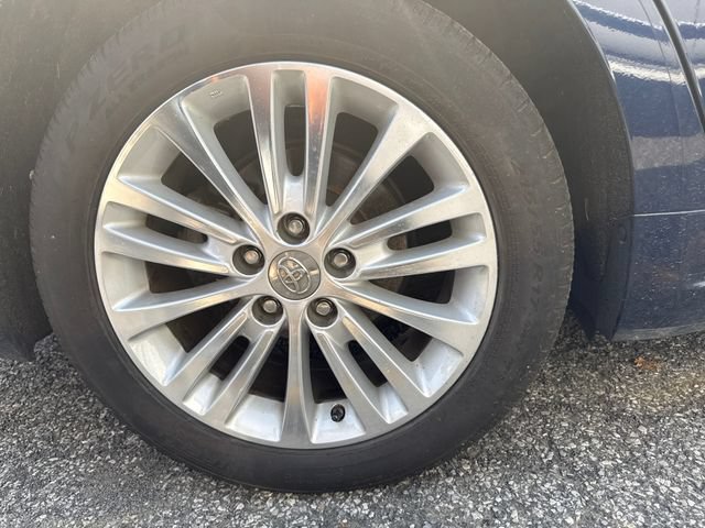 Used 2013 Toyota Avalon Limited w/ Technology Pkg FWD image 6