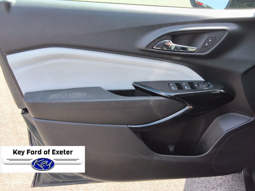 Used 2025 Chevrolet Trax LT FWD image 21