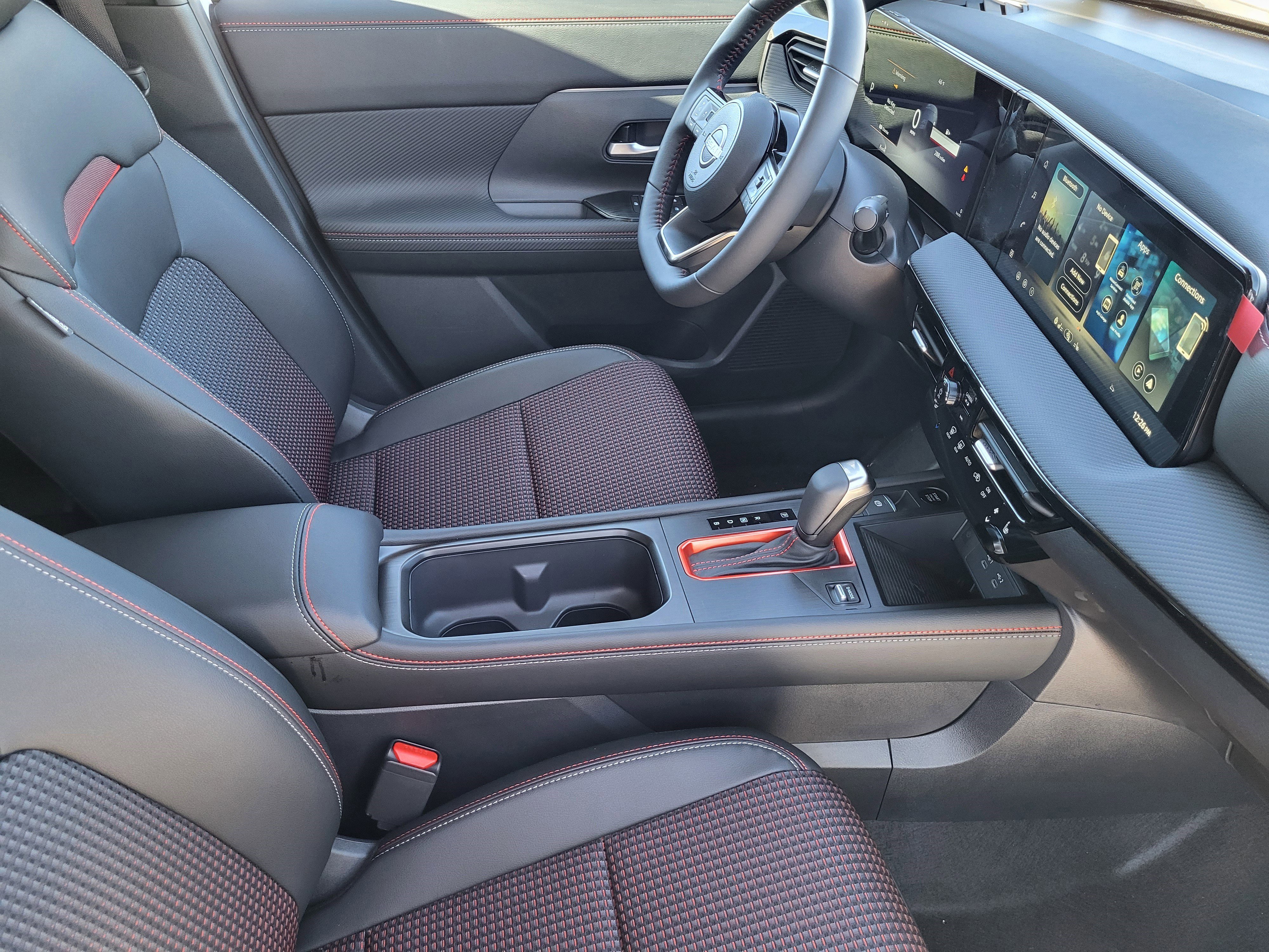 New 2026 Nissan Kicks SR w/ SR Premium Package image 7