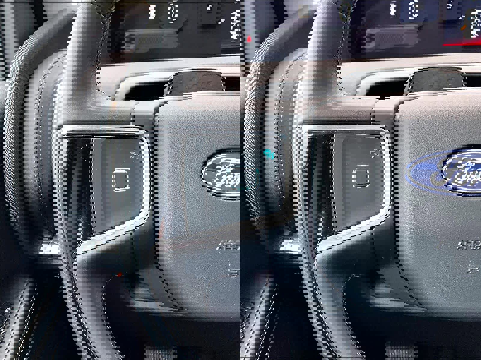 Used 2025 Ford Expedition Platinum image 24