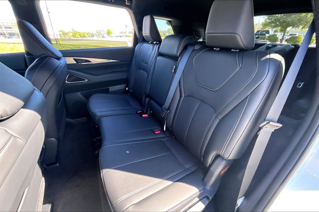 New 2027 INFINITI QX60 Sport w/ Dark Cargo Package AWD/4WD image 10