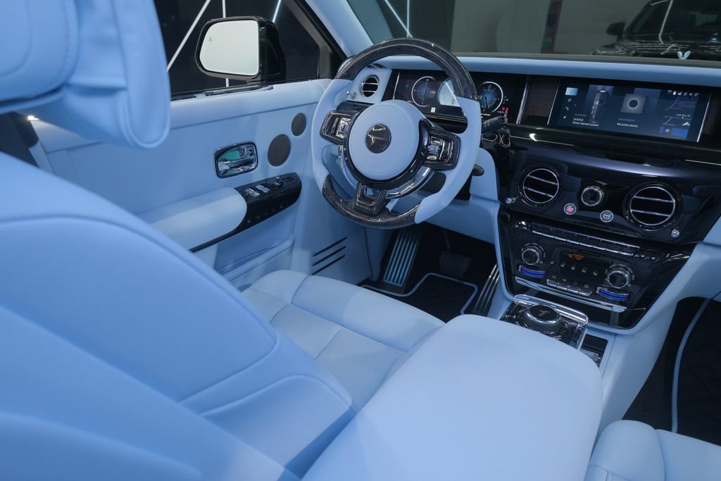 Used 2026 Rolls-Royce Phantom Sedan RWD image 76
