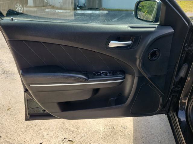 Used 2022 Dodge Charger SXT RWD image 16