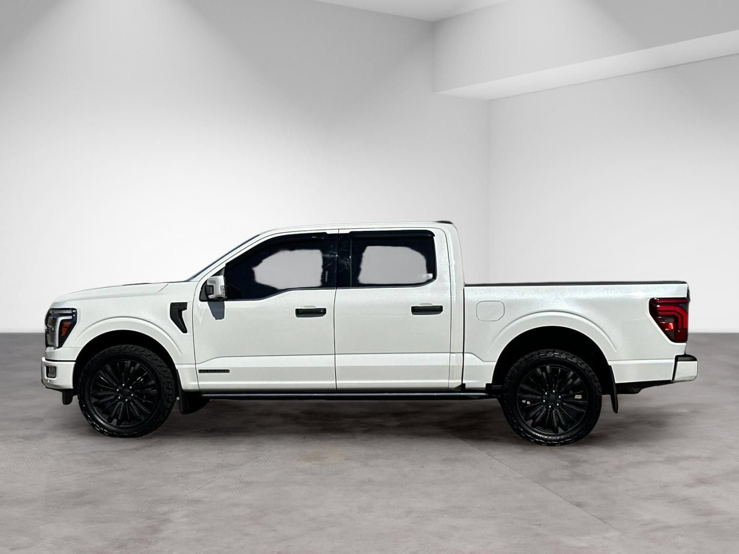 Used 2024 Ford F150 Platinum w/ Equipment Group 703A Plus AWD/4WD image 3
