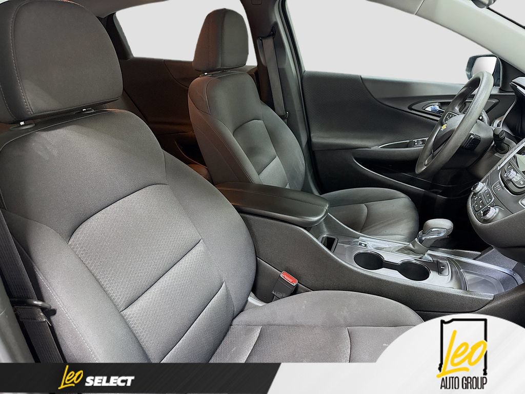 Used 2023 Chevrolet Malibu LT FWD image 30