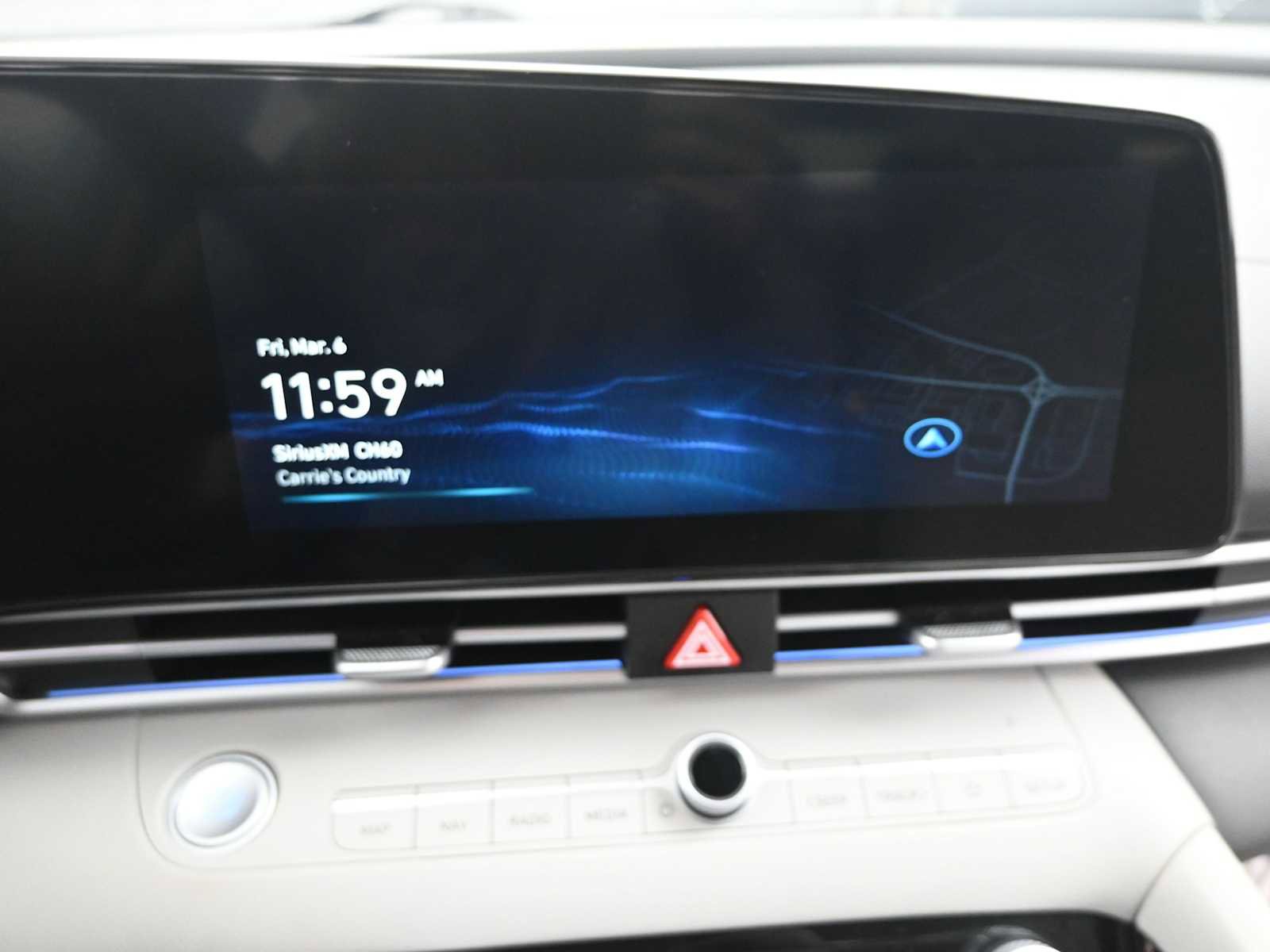 Certified 2025 Hyundai Elantra Limited image 17