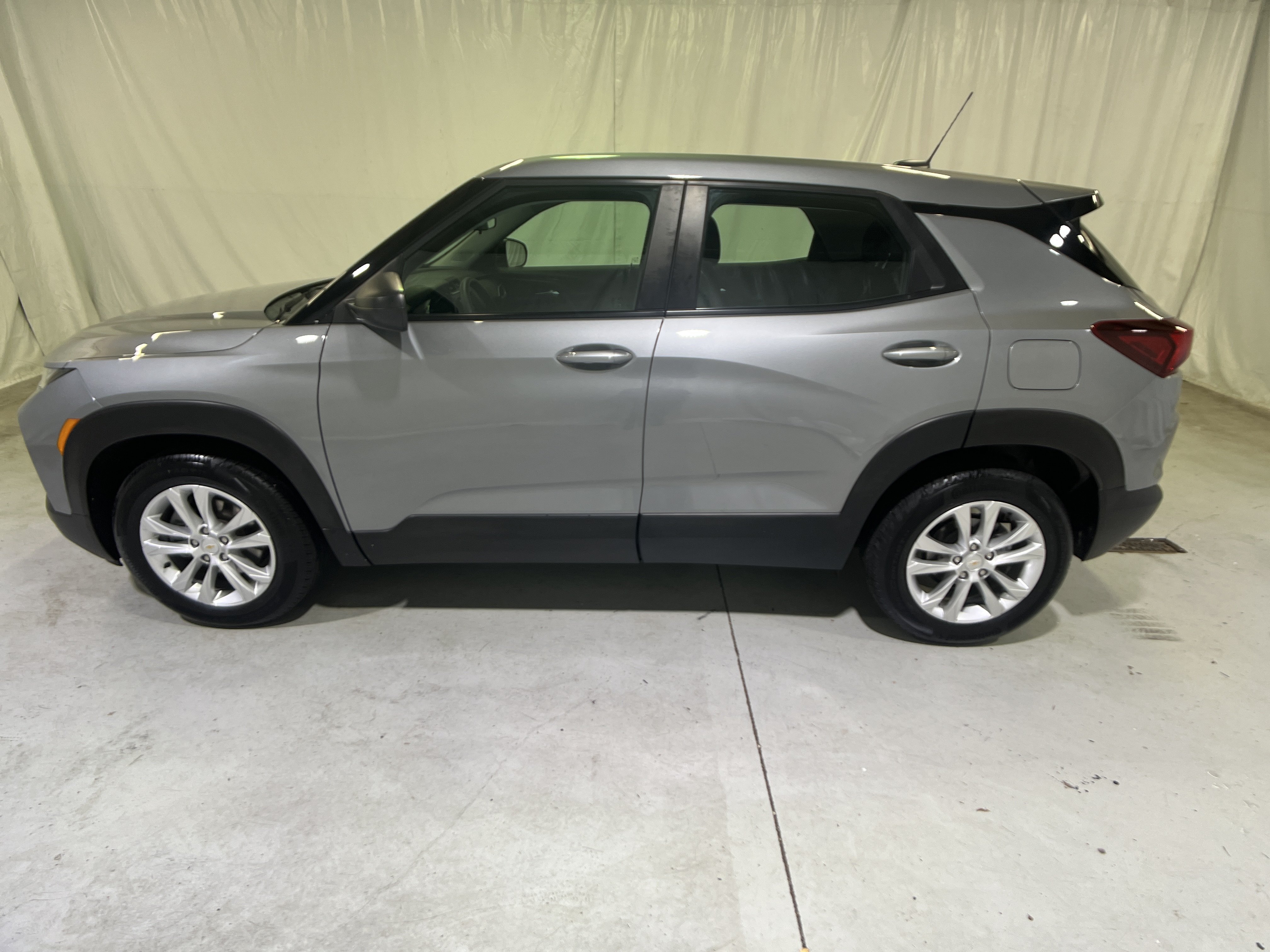 Used 2023 Chevrolet TrailBlazer LS FWD image 7