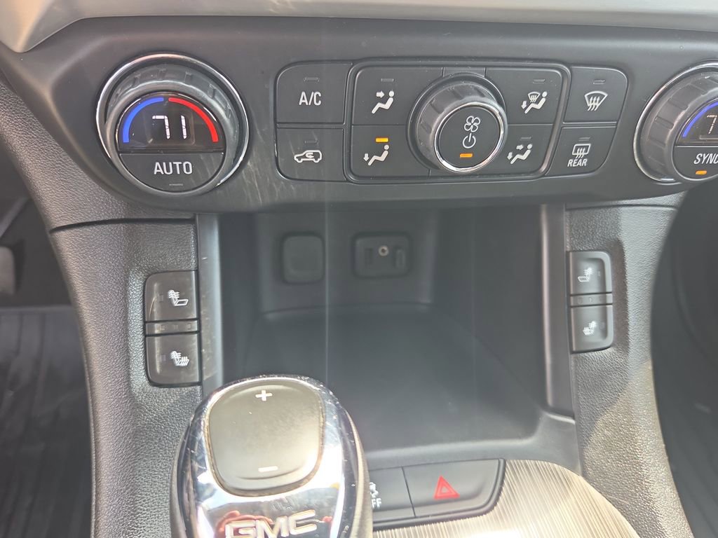 Certified 2019 GMC Acadia SLT AWD/4WD image 17