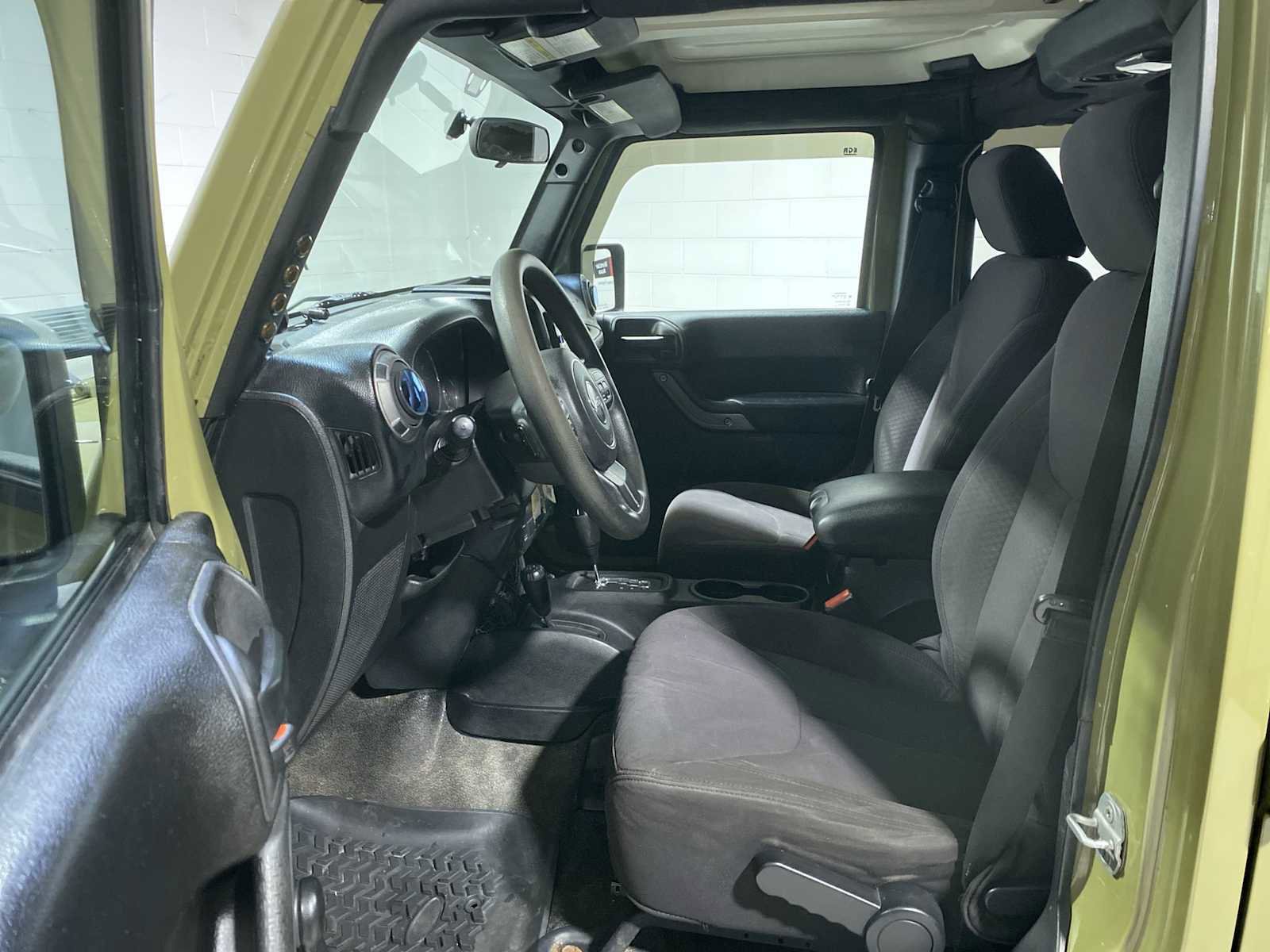 Used 2013 Jeep Wrangler Unlimited Sport image 2