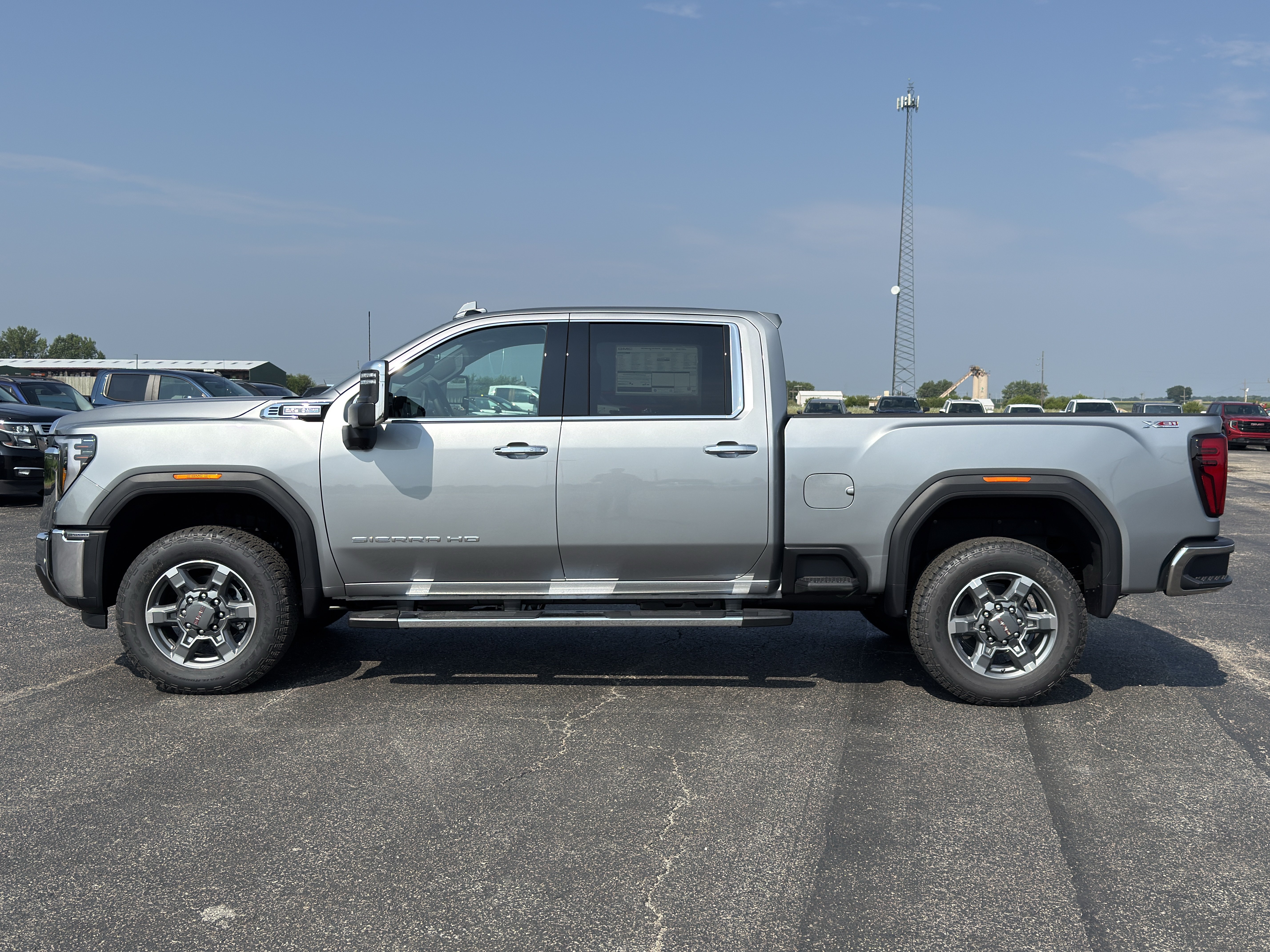 New 2026 GMC Sierra 2500 SLT w/ SLT Premium Package AWD/4WD image 8