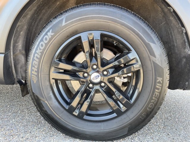 Used 2024 Ford Explorer XLT image 8