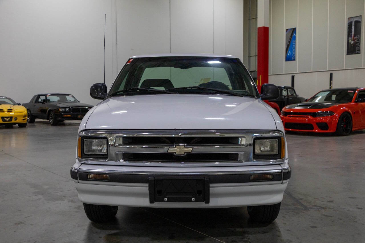Used 1995 Chevrolet S10 Pickup LS RWD image 9