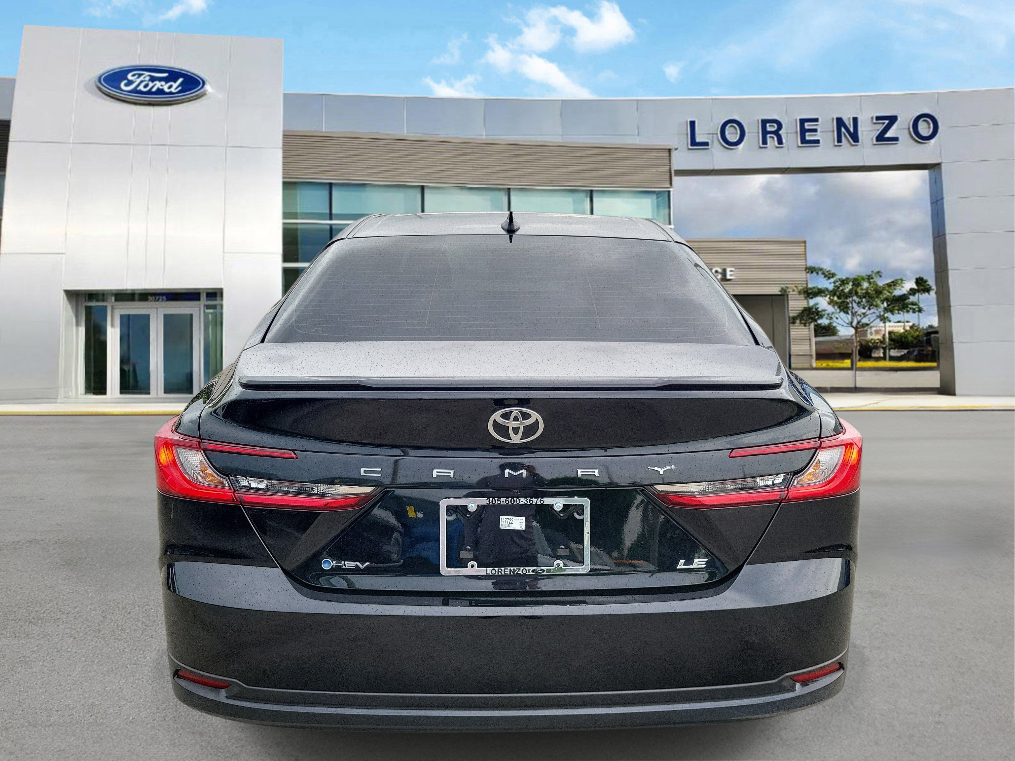 Used 2025 Toyota Camry LE w/ Convenience Package FWD image 6