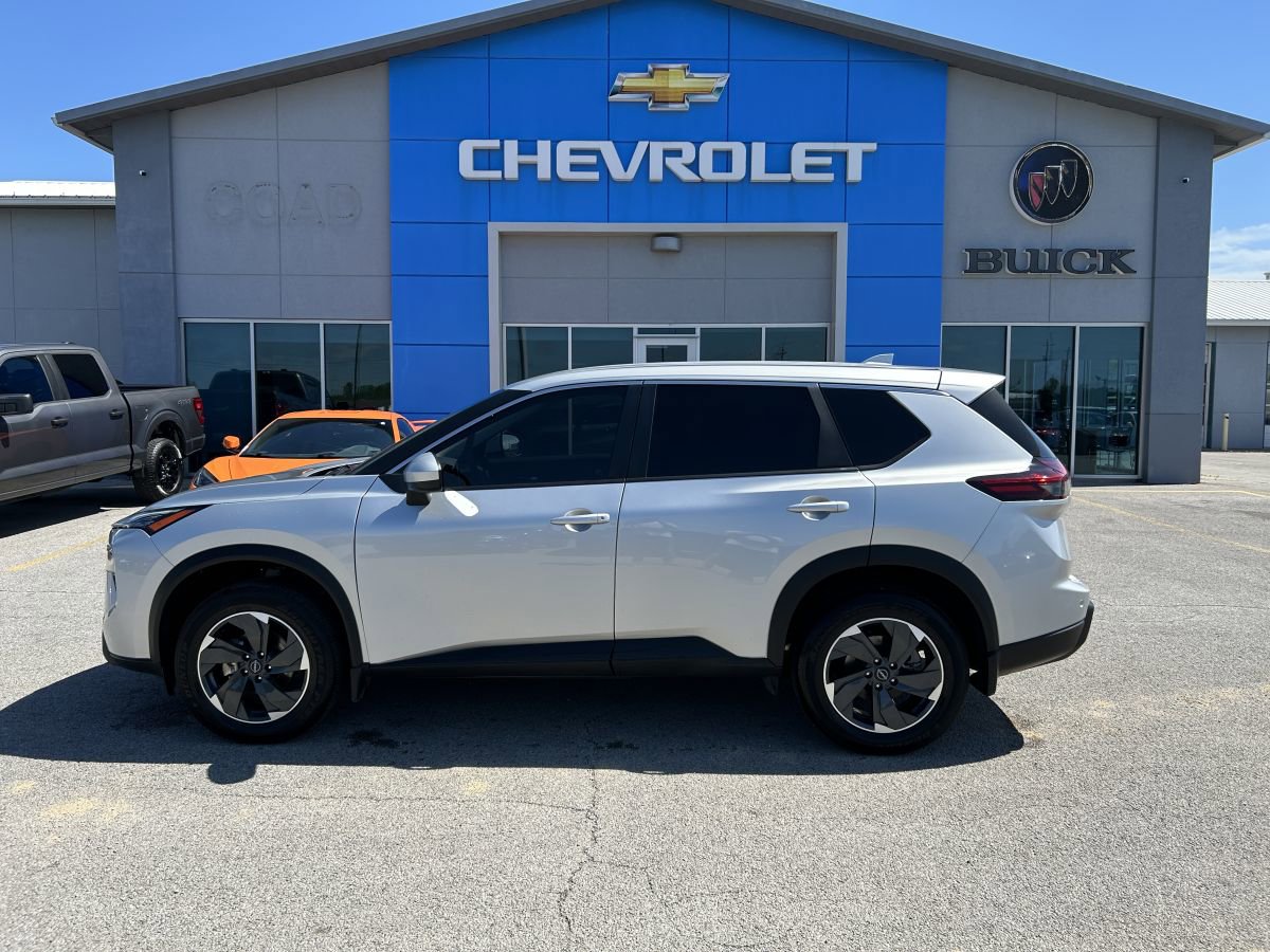 Used 2025 Nissan Rogue SV FWD image 3