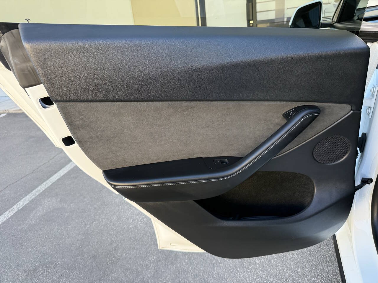 Used 2023 Tesla Model Y Long Range AWD/4WD image 23