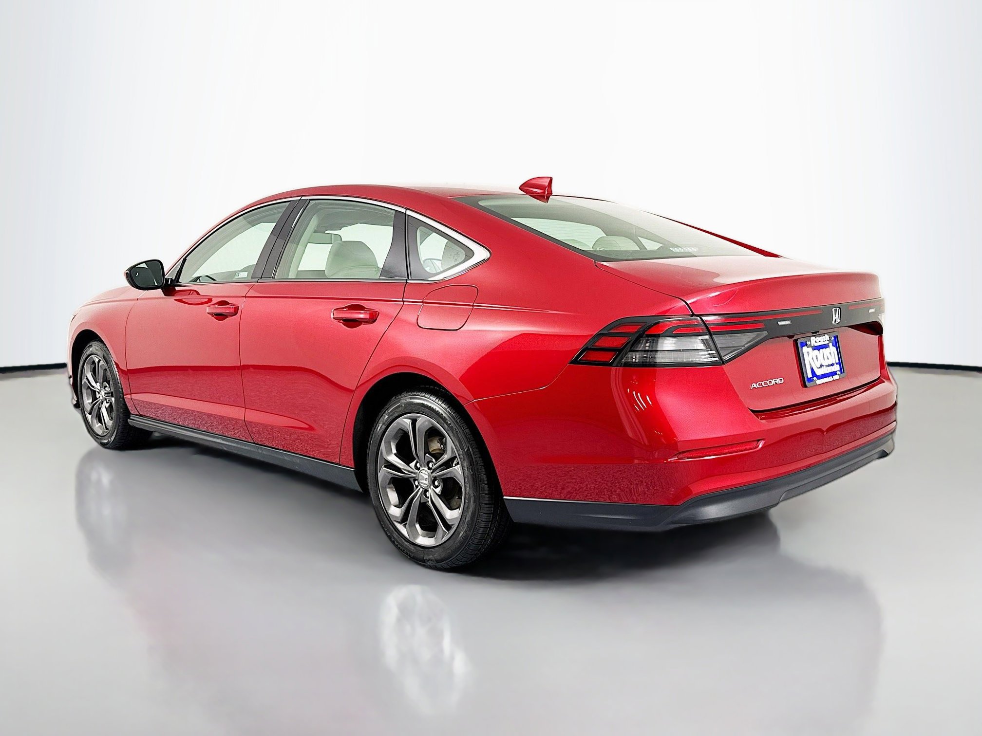 Certified 2023 Honda Accord EX image 7