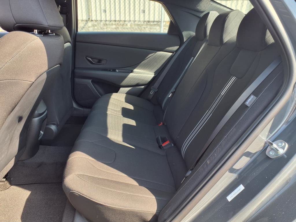 New 2025 Hyundai Elantra Sport image 6