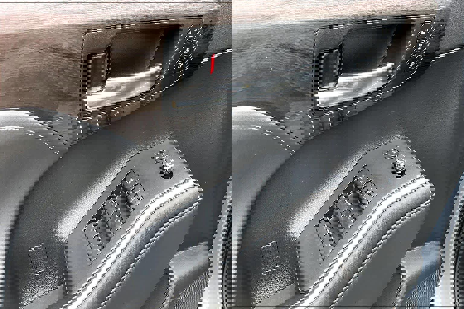 Used 2023 Toyota Highlander Limited image 32