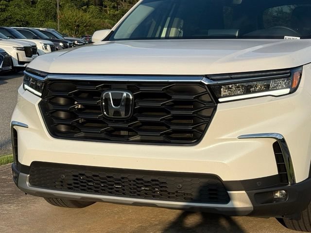Used 2025 Honda Pilot EX-L image 10