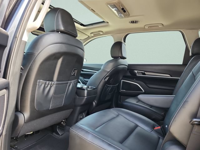 Used 2022 Kia Telluride S FWD image 16