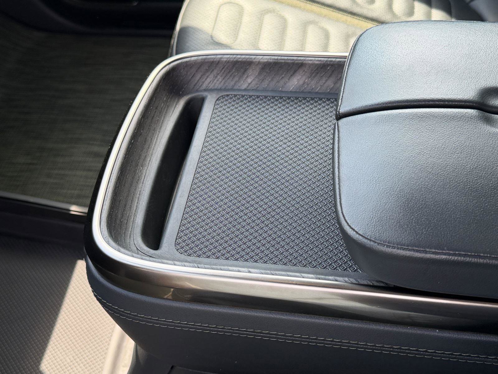 Used 2022 Rivian R1T Adventure image 25