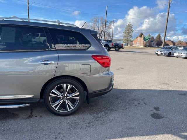 Used 2018 Nissan Pathfinder Platinum AWD/4WD image 9