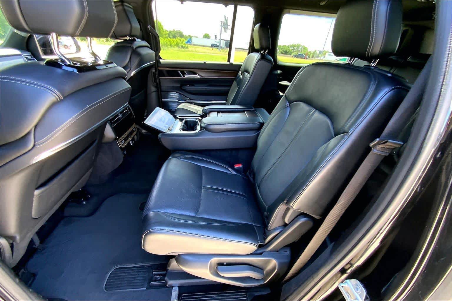 Used 2024 Jeep Grand Wagoneer L 4WD image 20