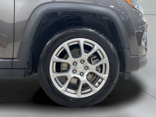 Used 2023 Jeep Compass Latitude AWD/4WD image 27