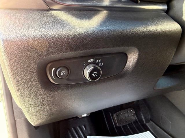 Used 2023 Chevrolet Traverse LT w/ LT Premium Package image 25