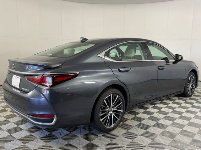 Used 2025 Lexus ES 300h w/ Premium Package image 9