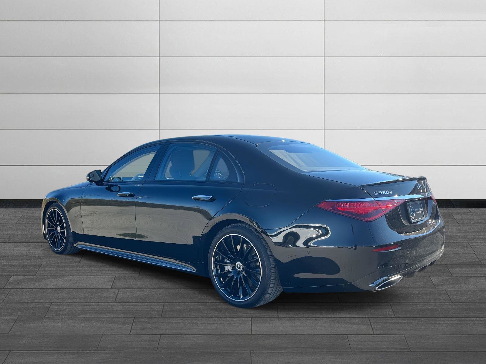 Used 2023 Mercedes-Benz S 580e 4MATIC Sedan image 4