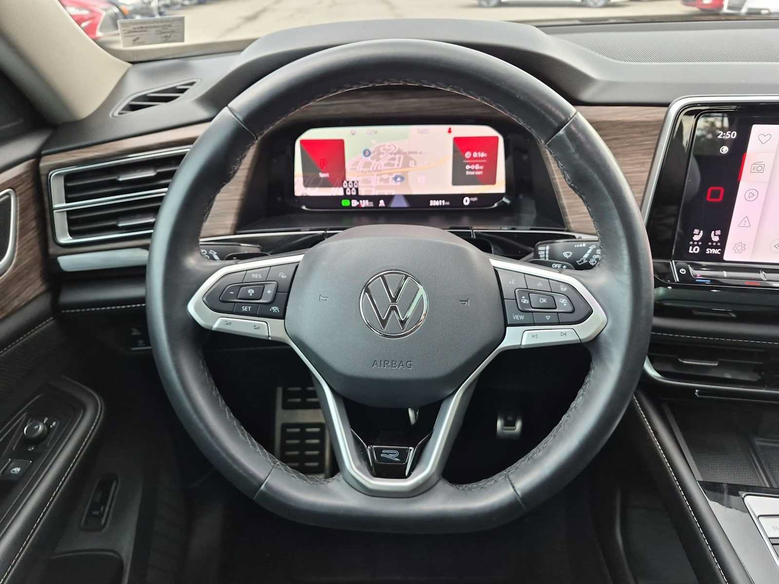 Used 2024 Volkswagen Atlas SEL Premium R-Line AWD/4WD image 25