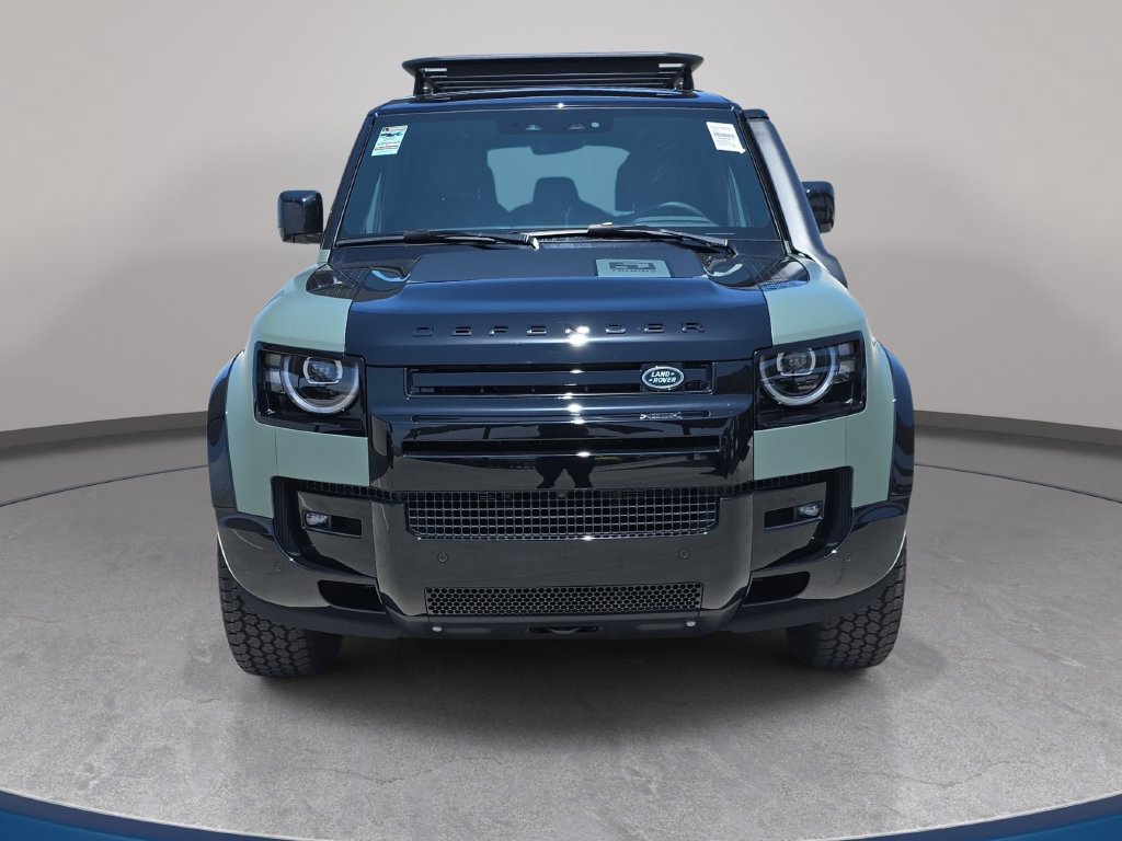 New 2026 Land Rover Defender 110 Trophy Edition AWD/4WD image 2
