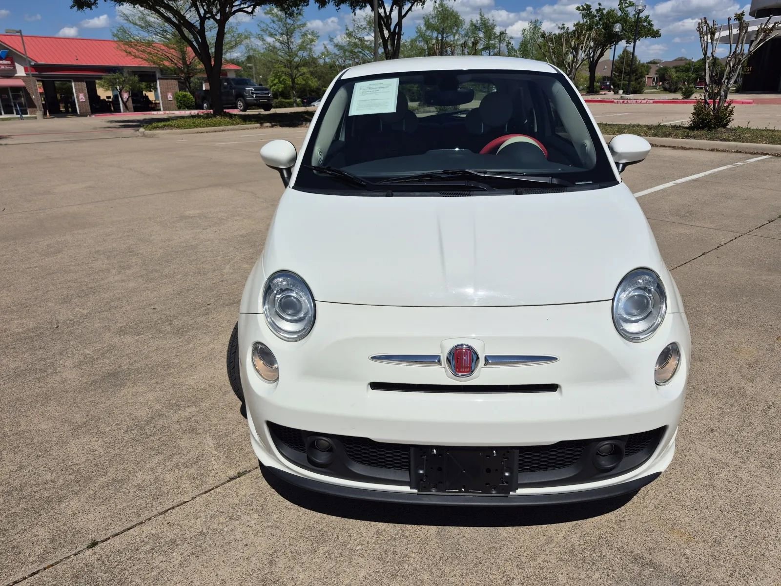 Used 2019 FIAT 500 Lounge FWD image 3