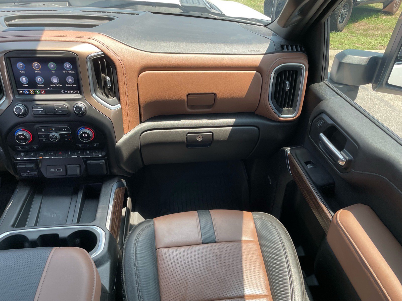Used 2023 Chevrolet Silverado 2500 High Country w/ Z71 Off-Road Package AWD/4WD image 8