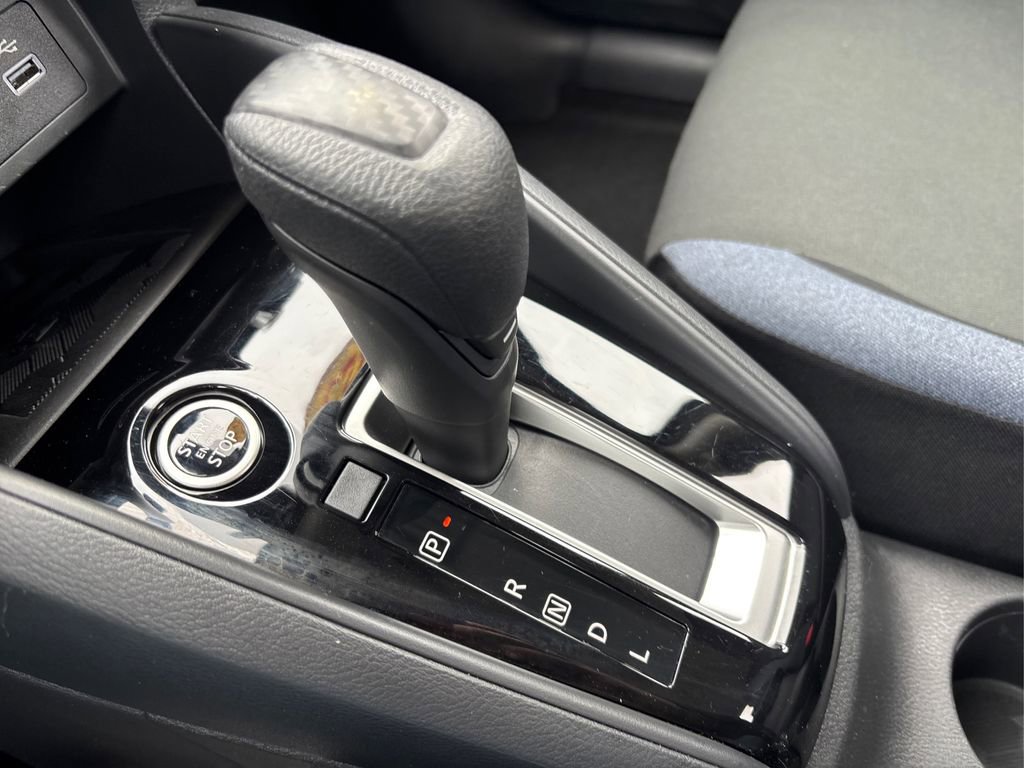 Used 2025 Nissan Versa SV w/ Trunk Package image 30