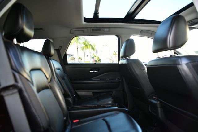 Used 2023 Nissan Pathfinder SL w/ SL Premium Package image 28