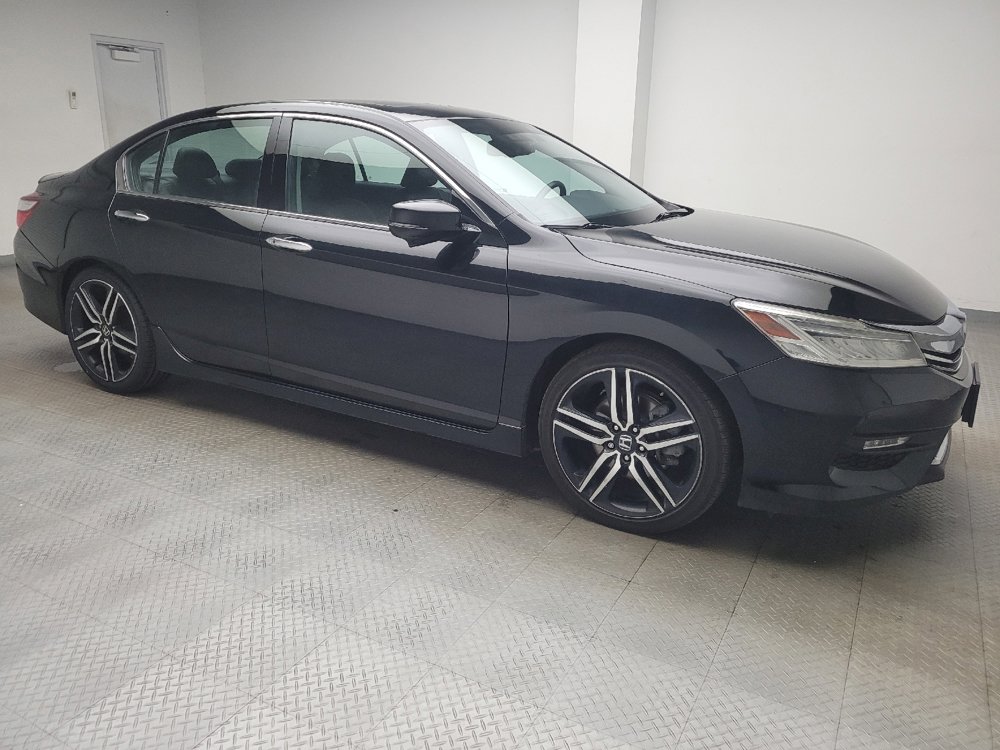 Used 2017 Honda Accord Touring image 11