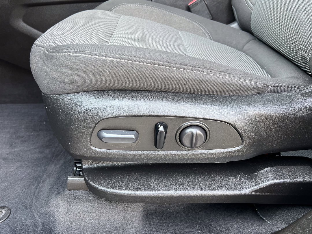 Used 2023 Chevrolet Traverse LT image 18
