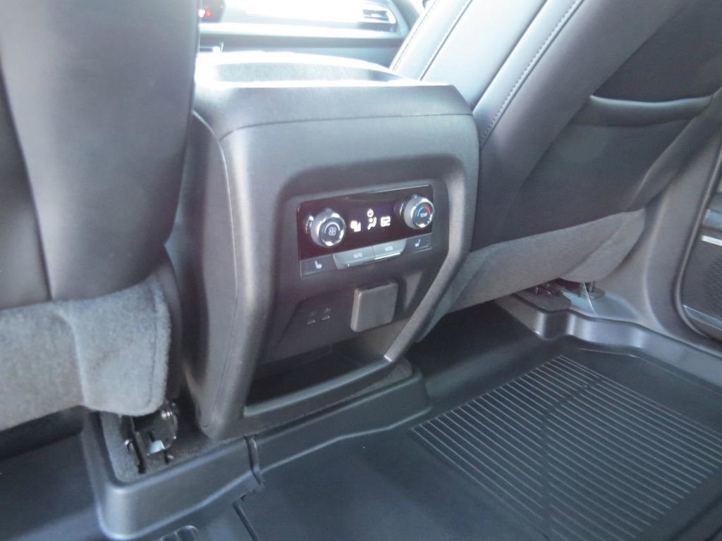 Certified 2025 Chevrolet Traverse High Country image 17