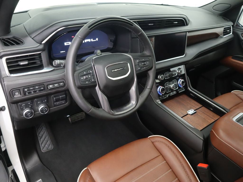 Used 2024 GMC Yukon Denali Ultimate image 9