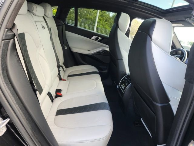 Used 2022 BMW X6 M image 27