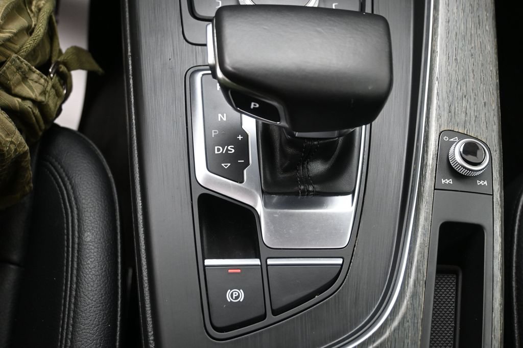 Used 2018 Audi A4 2.0T Premium w/ Convenience Package AWD/4WD image 21