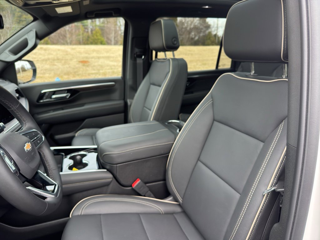 Used 2025 Chevrolet Suburban Premier w/ Sun And Tow Package image 12