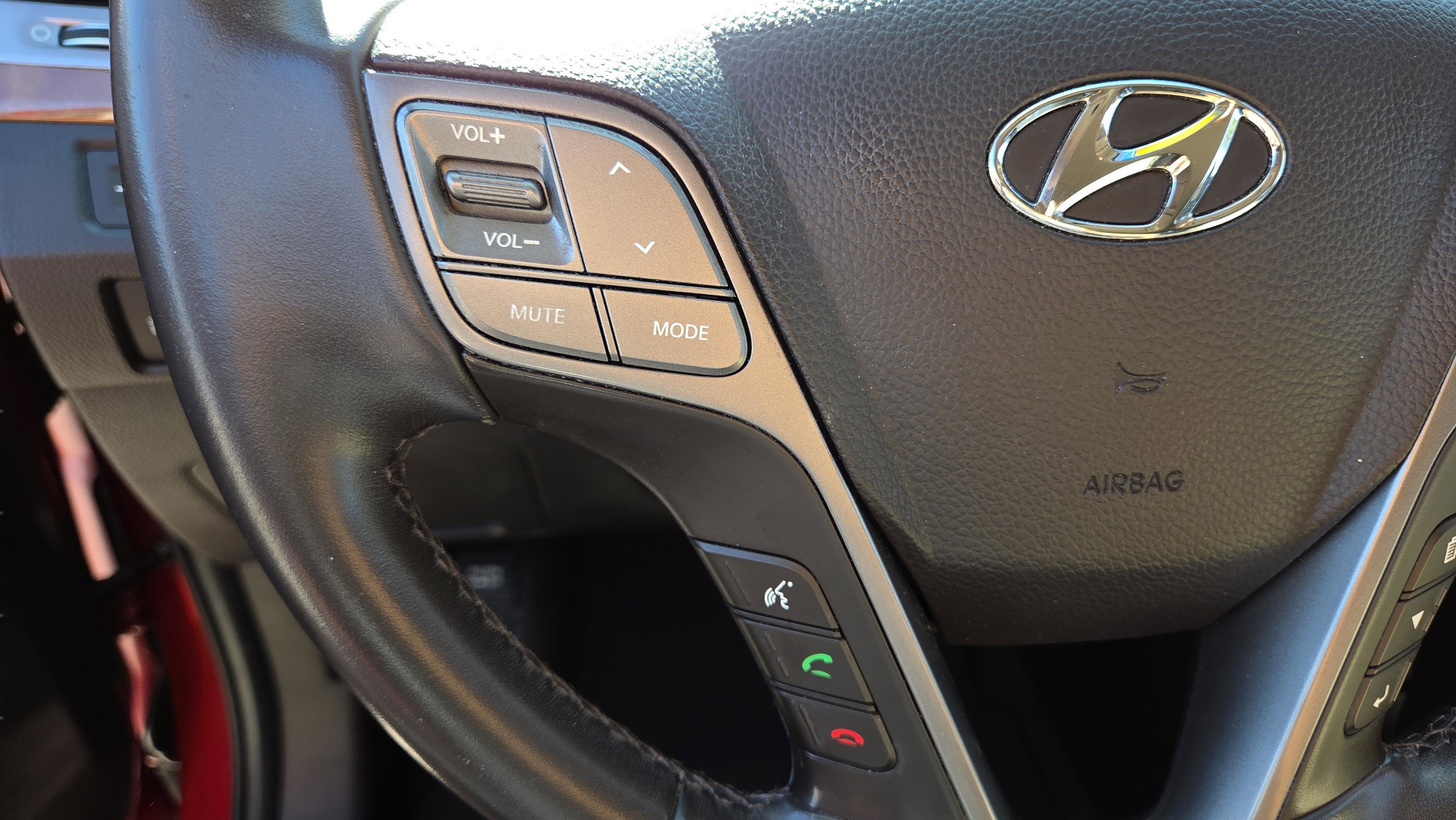 Used 2014 Hyundai Santa Fe GLS image 61