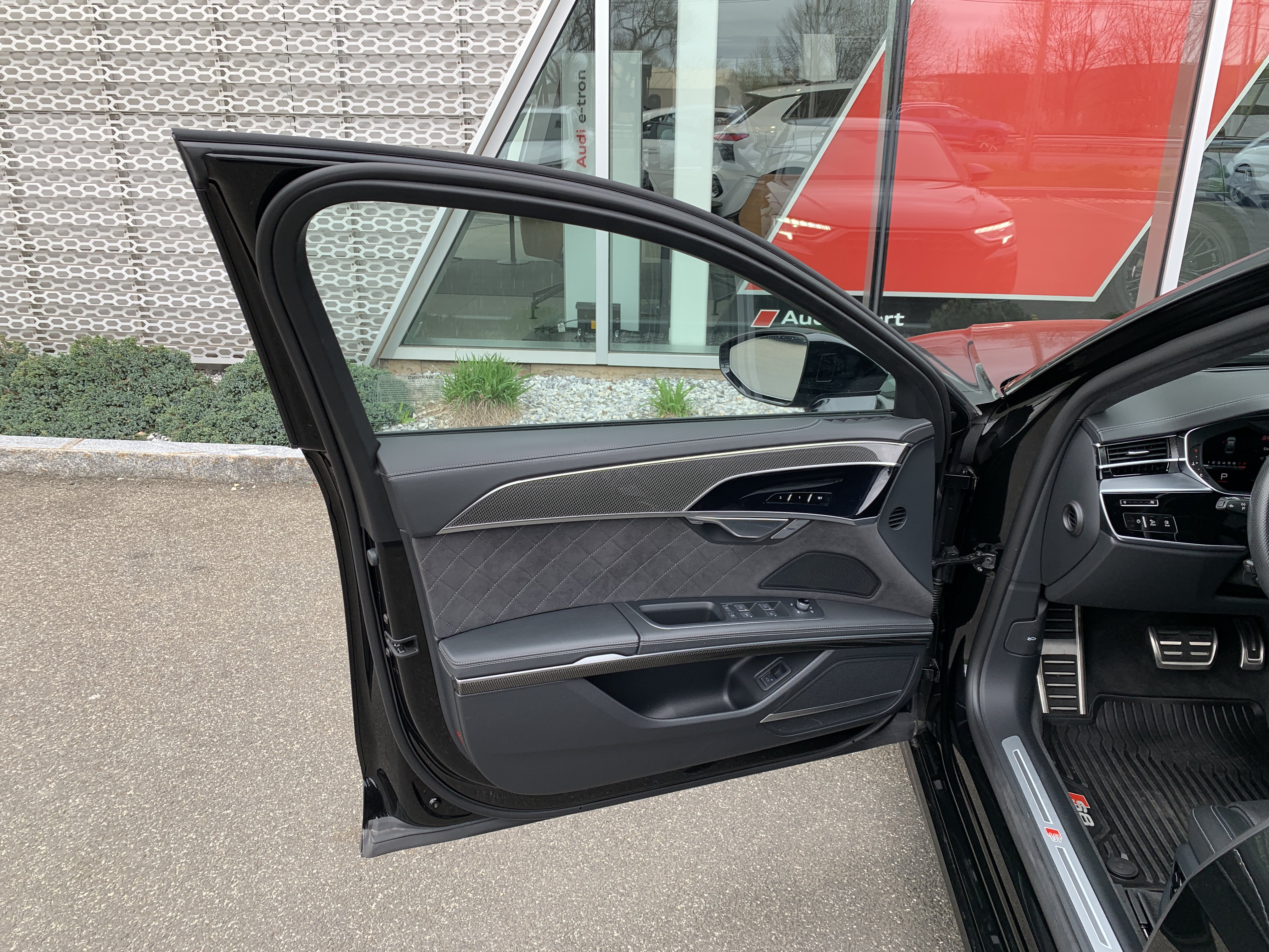 Certified 2023 Audi S8 w/ S8 Comfort Plus Package AWD/4WD image 31