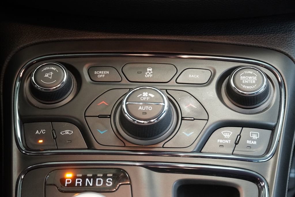 Used 2015 Chrysler 200 S w/ Comfort Group image 19